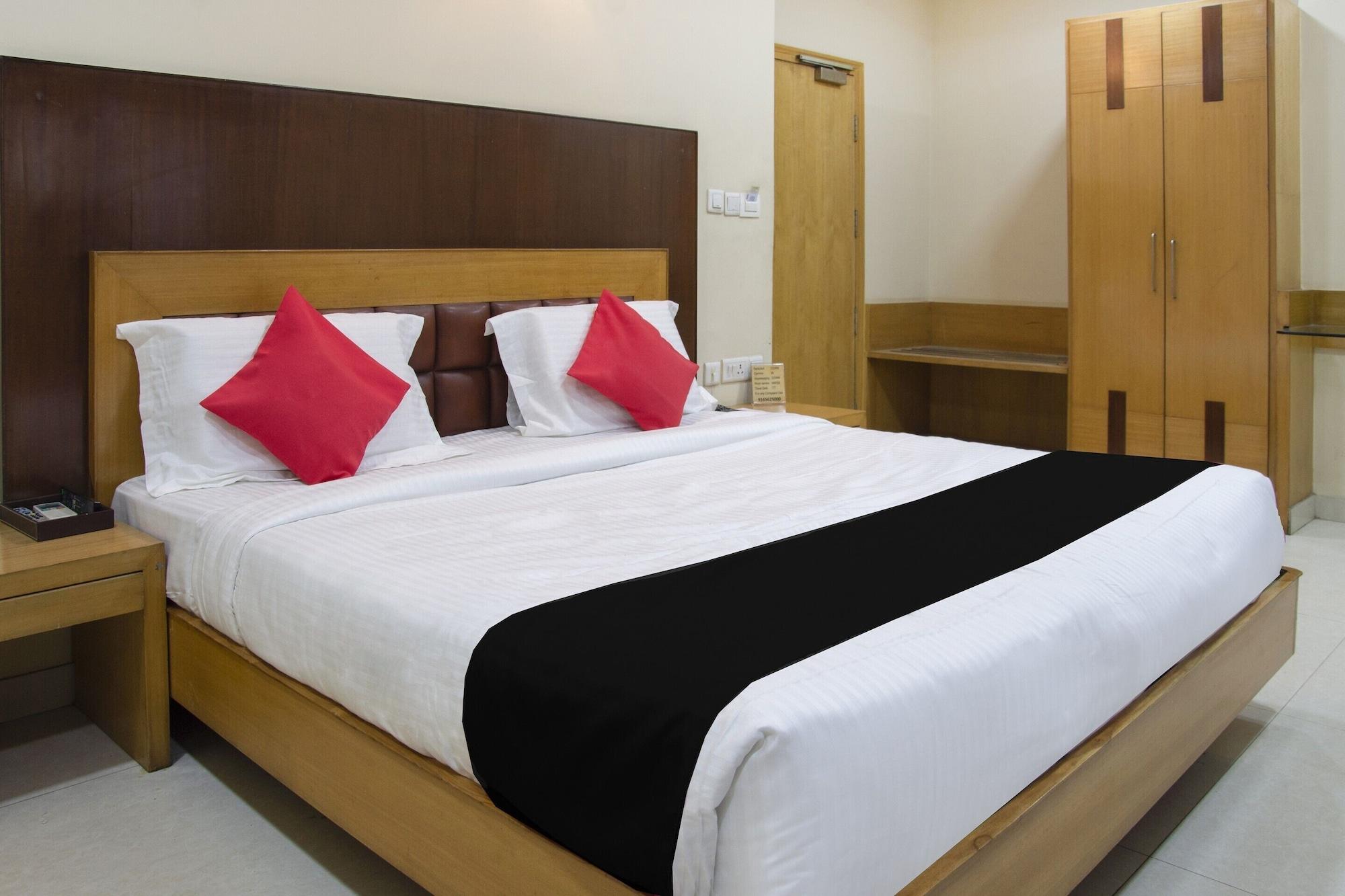 Collection O 2521 Hotel The Vinayak Gwalior Exterior foto