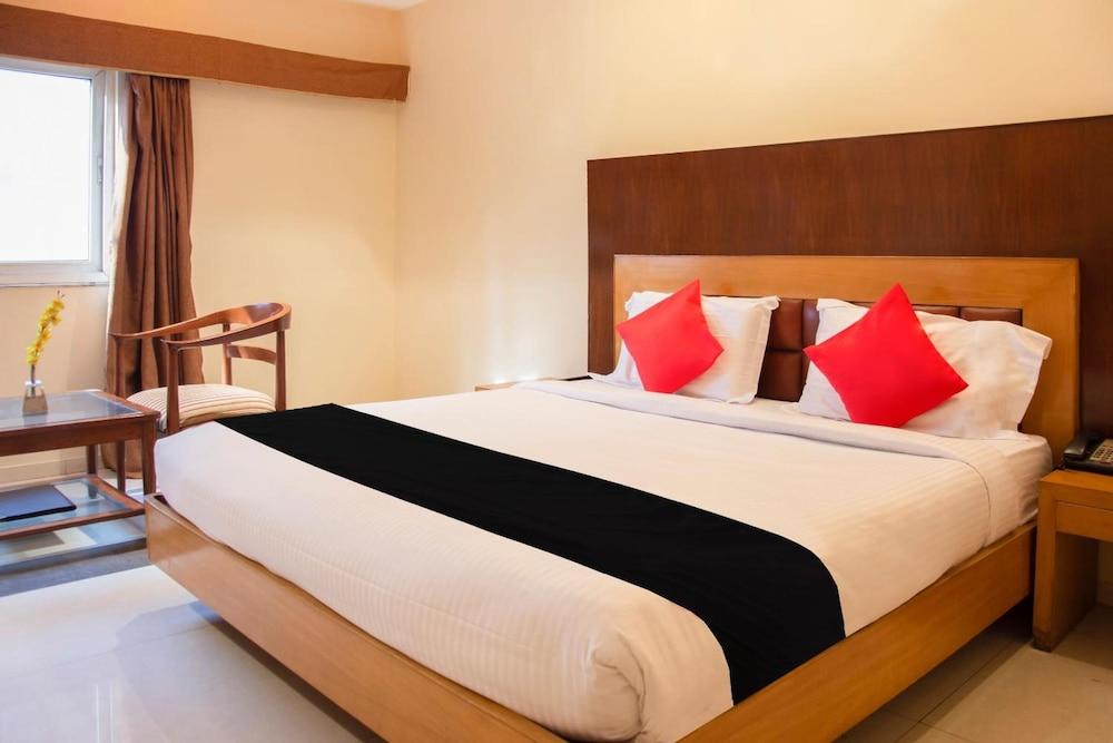 Collection O 2521 Hotel The Vinayak Gwalior Exterior foto