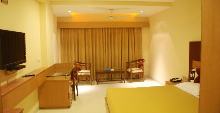 Collection O 2521 Hotel The Vinayak Gwalior Exterior foto