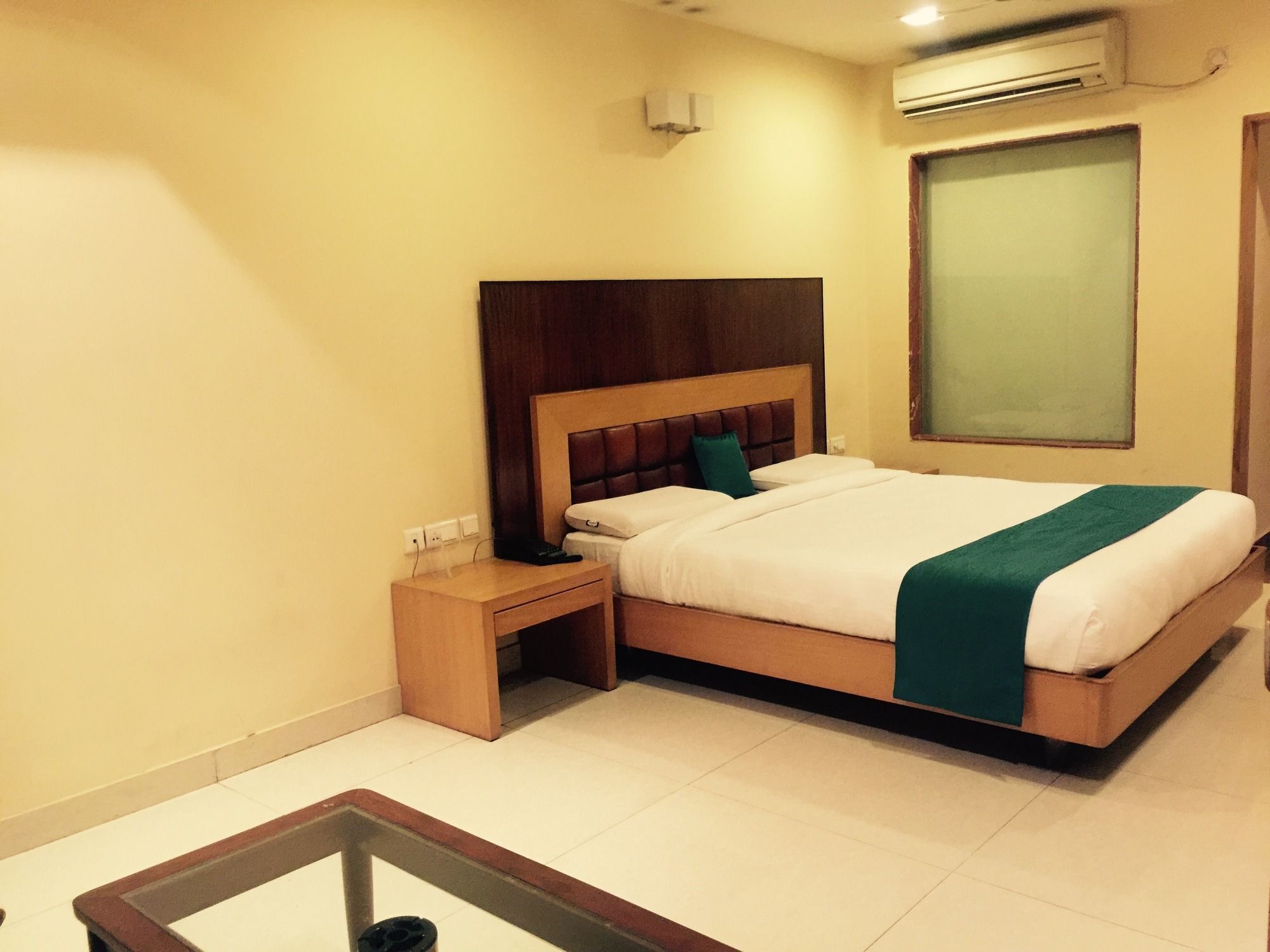 Collection O 2521 Hotel The Vinayak Gwalior Exterior foto