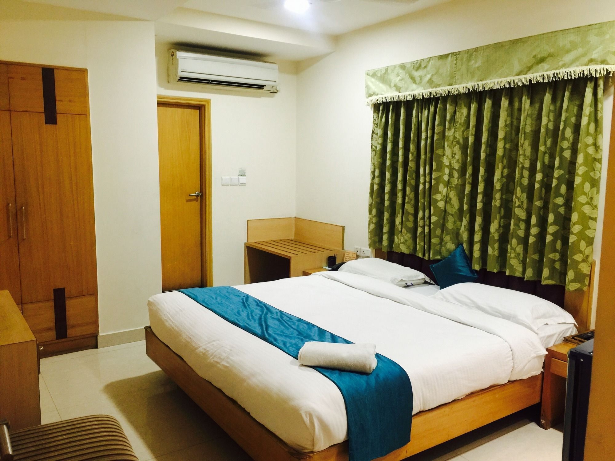 Collection O 2521 Hotel The Vinayak Gwalior Exterior foto
